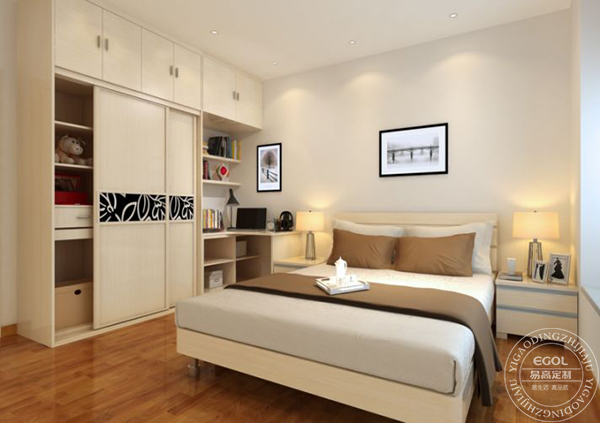  家居裝修選擇定制衣柜還是自打衣柜？