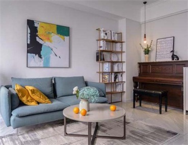 在客廳設(shè)計(jì)了個(gè)隔斷，讓整個(gè)家都變了樣