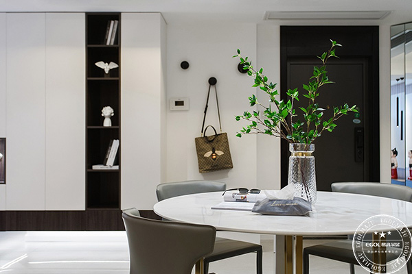 90㎡現(xiàn)代簡(jiǎn)約風(fēng)，勞逸結(jié)合生活才能更加美好