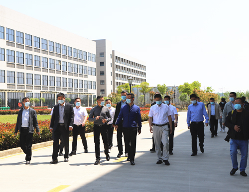  歡迎長豐縣委副書記、縣長李孝鴻一行蒞臨易高家居參觀指導