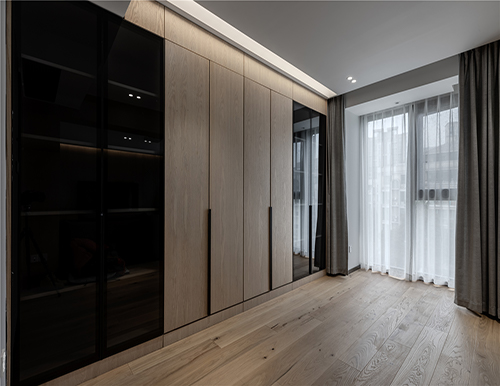 如何設(shè)計(jì)一個(gè)美觀實(shí)用的衣帽間？