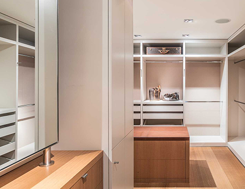 定制衣帽間這樣設(shè)計，裝出高級感！